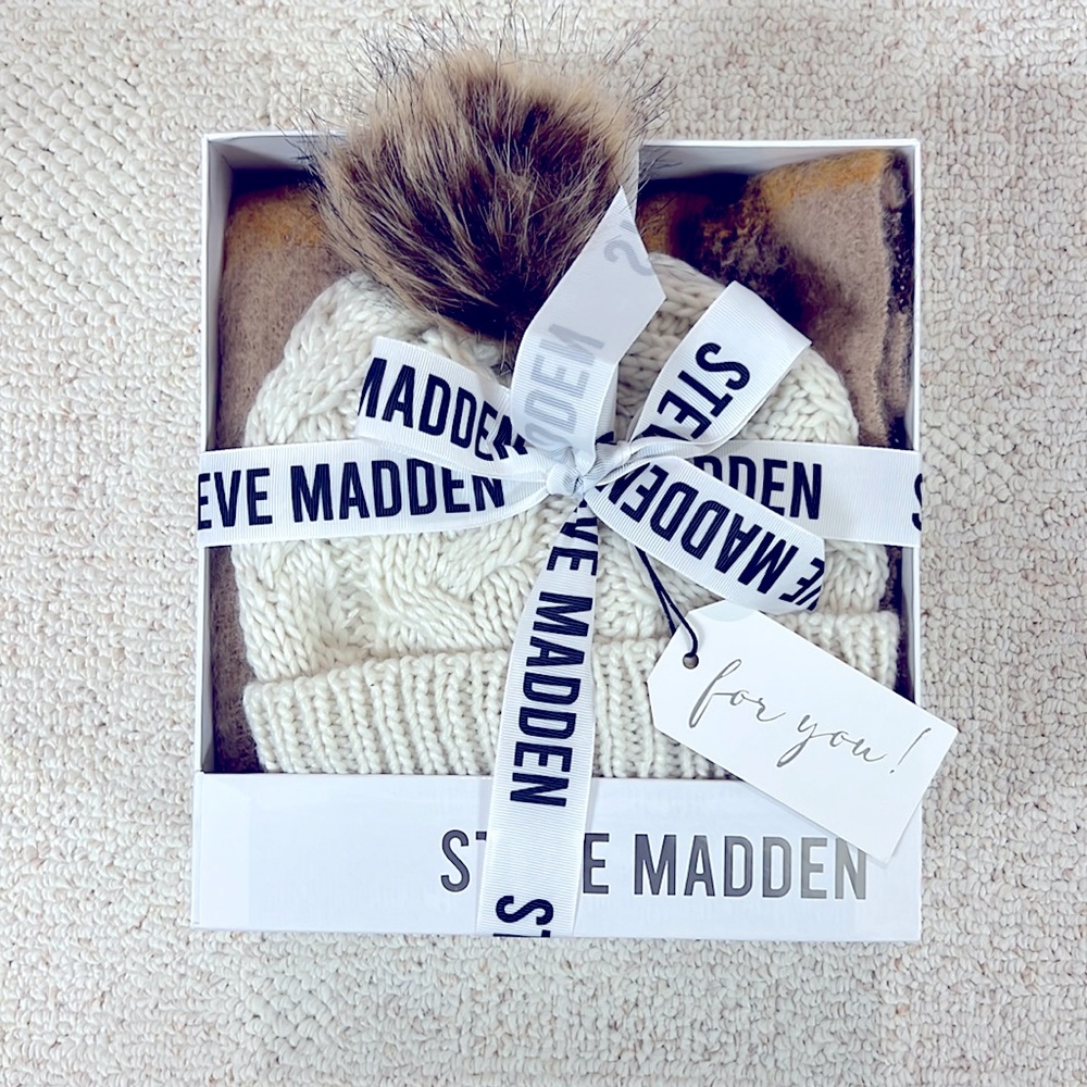 Steve Madden Pom Pom Hat & Scarf Gift Set